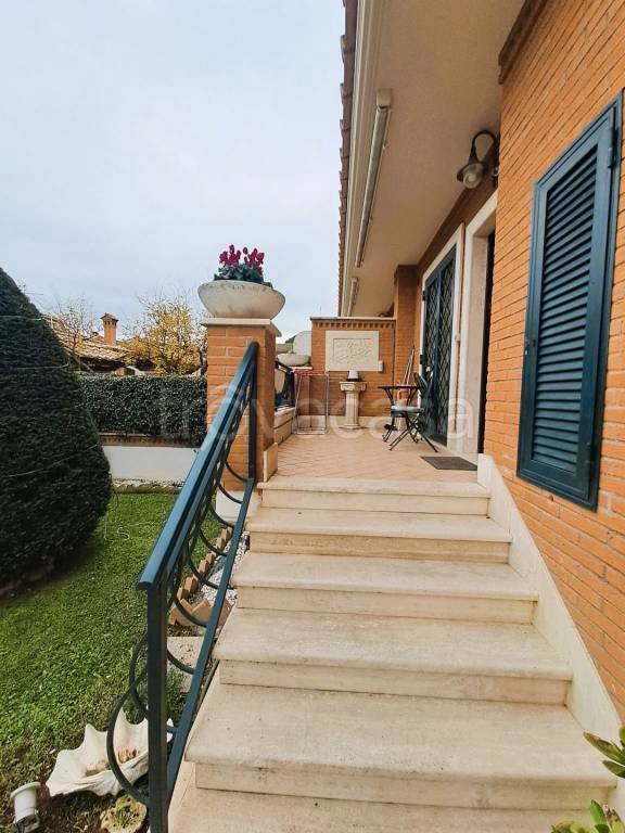 casa indipendente in vendita a Ciampino