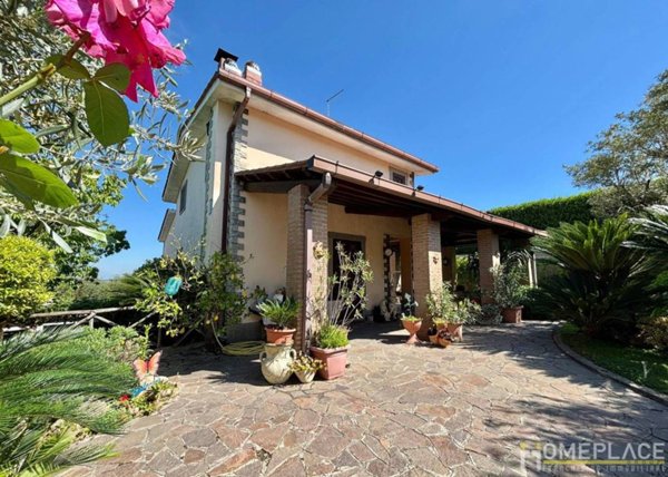 casa indipendente in vendita a Ciampino