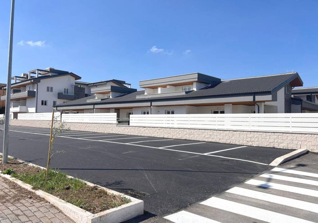 casa indipendente in vendita a Ciampino