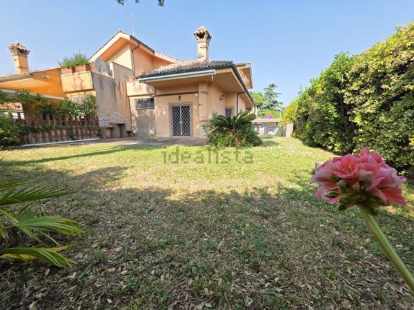 casa indipendente in vendita a Ciampino