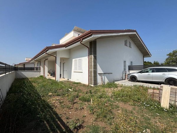 casa indipendente in vendita a Ciampino
