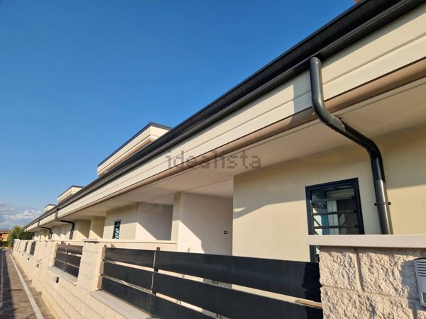 casa indipendente in vendita a Ciampino