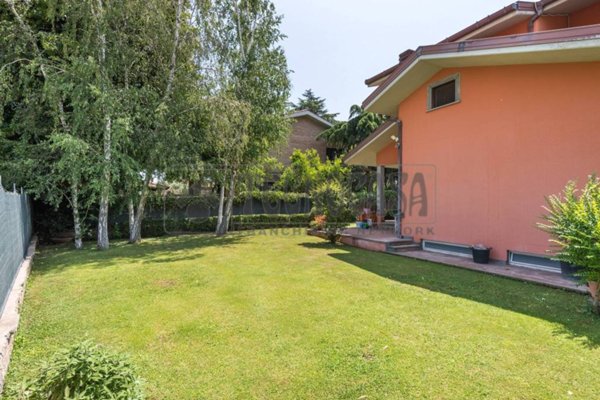 casa indipendente in vendita a Ciampino