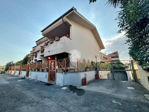 casa indipendente in vendita a Ciampino