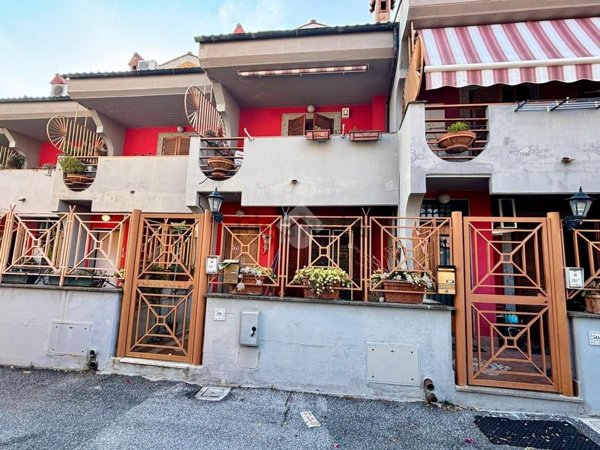casa indipendente in vendita a Ciampino