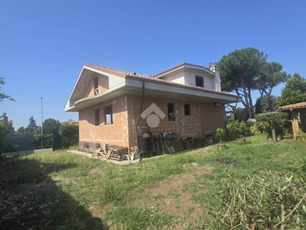 casa indipendente in vendita a Ciampino