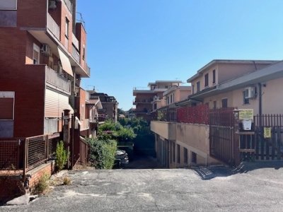 locale di sgombero in vendita a Ciampino