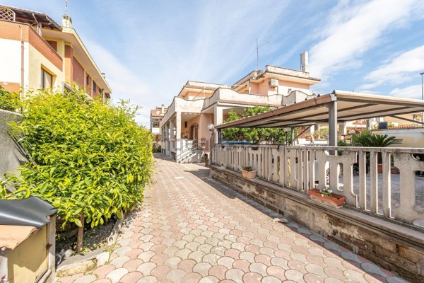 casa indipendente in vendita a Ciampino