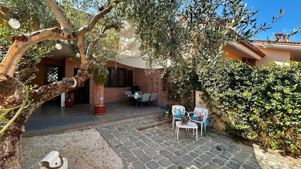 casa indipendente in vendita a Ciampino