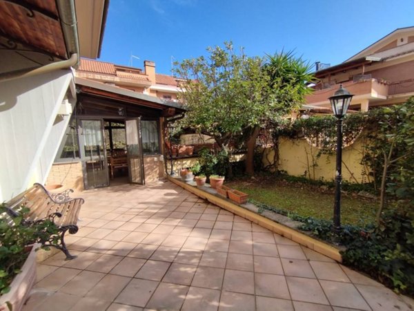 casa indipendente in vendita a Ciampino