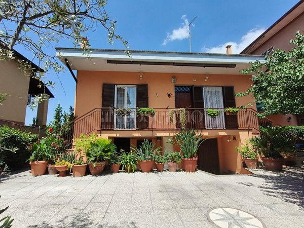 casa indipendente in vendita a Ciampino