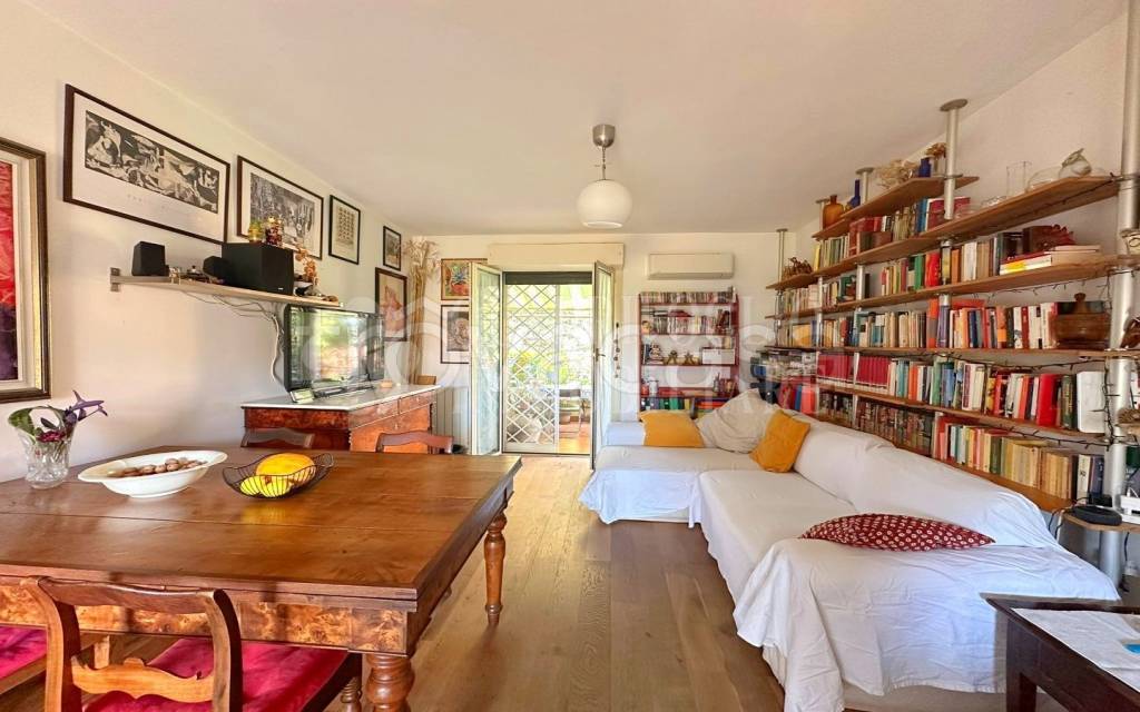 casa indipendente in vendita a Ciampino