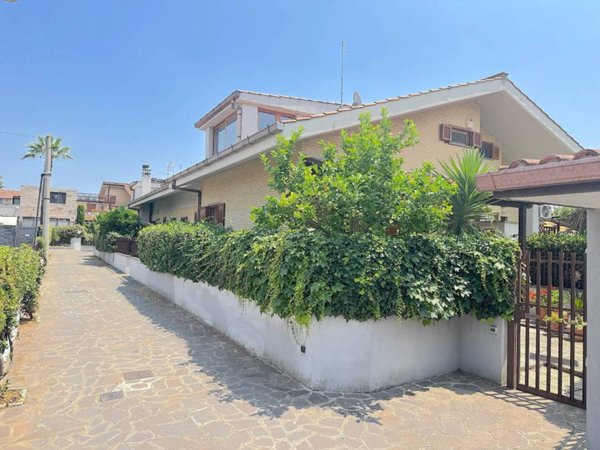 casa indipendente in vendita a Ciampino