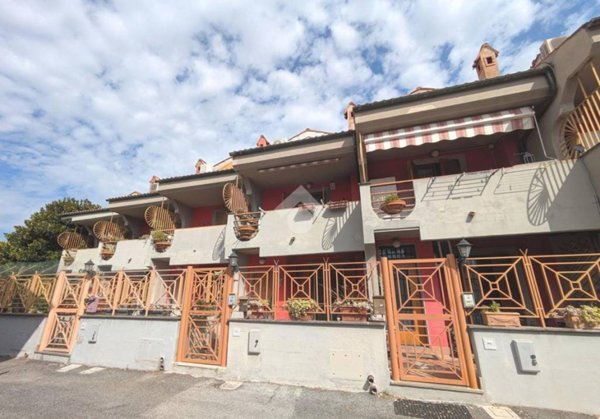 casa indipendente in vendita a Ciampino