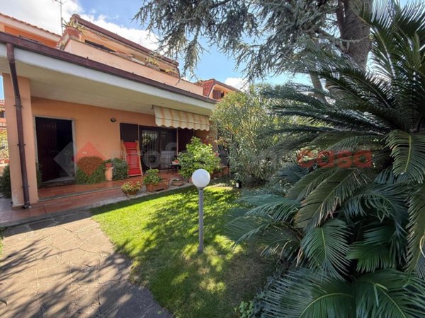 casa indipendente in vendita a Ciampino