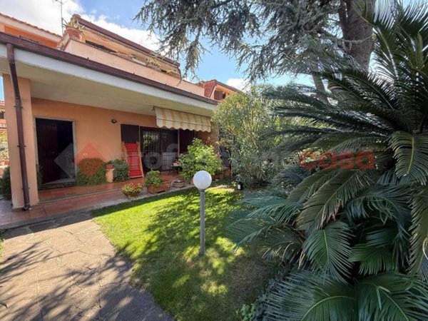 casa indipendente in vendita a Ciampino