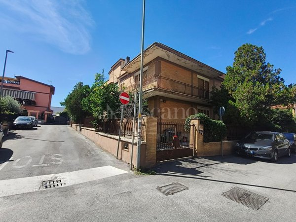 casa indipendente in vendita a Ciampino