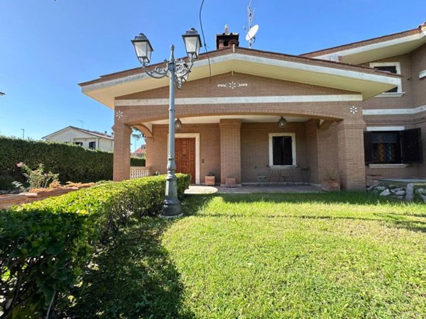 casa indipendente in vendita a Ciampino