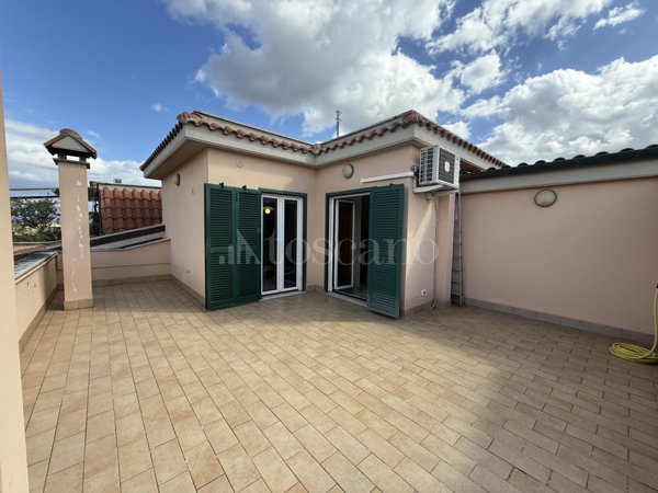 casa indipendente in vendita a Ciampino