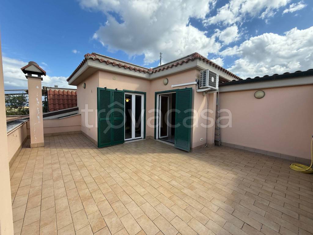 casa indipendente in vendita a Ciampino