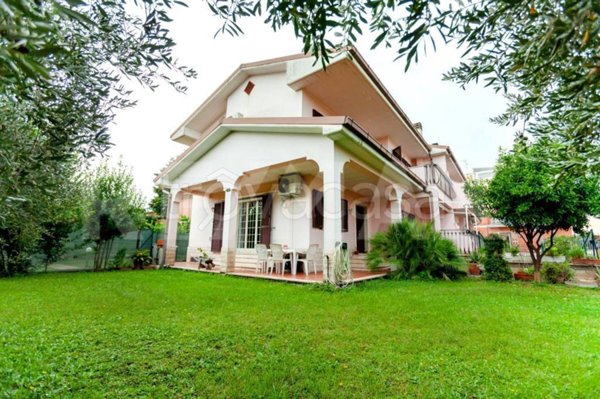 casa indipendente in vendita a Ciampino