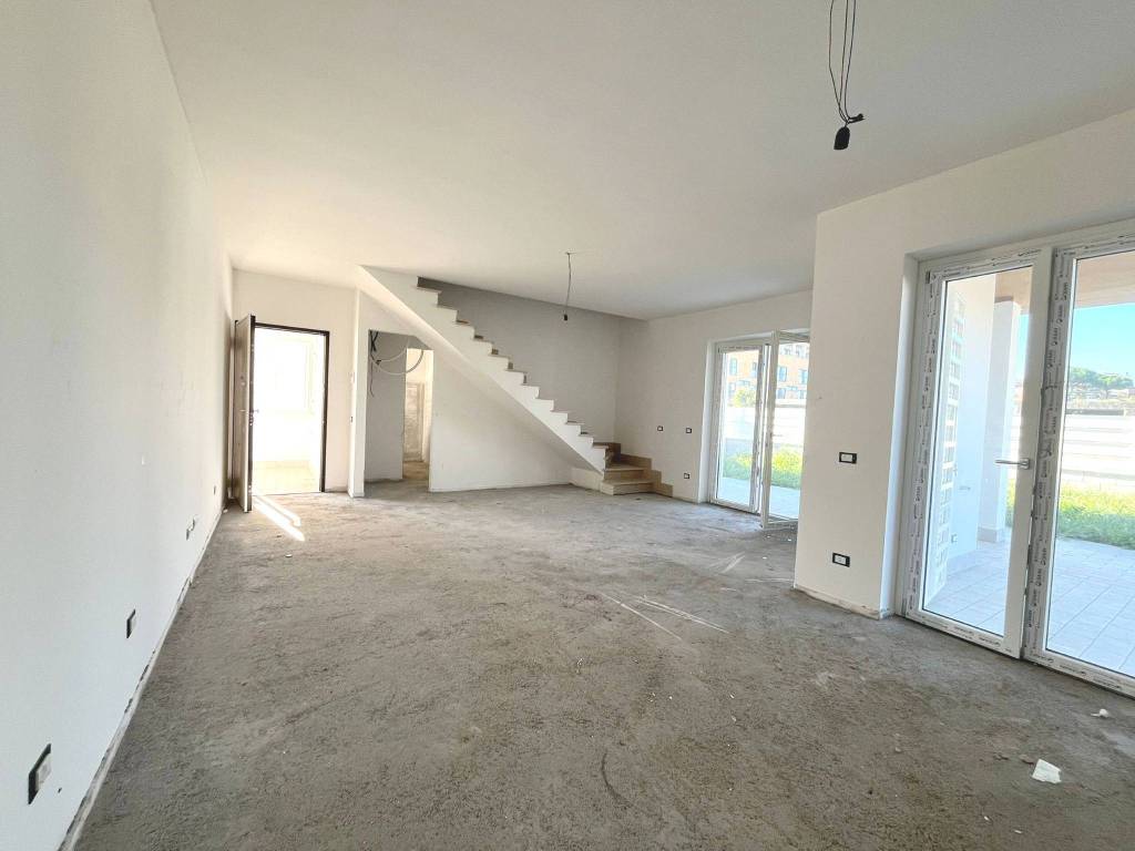 casa indipendente in vendita a Ciampino