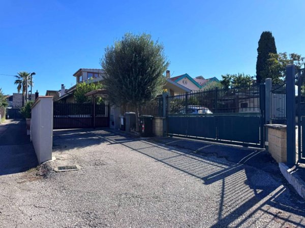 casa indipendente in vendita a Ciampino