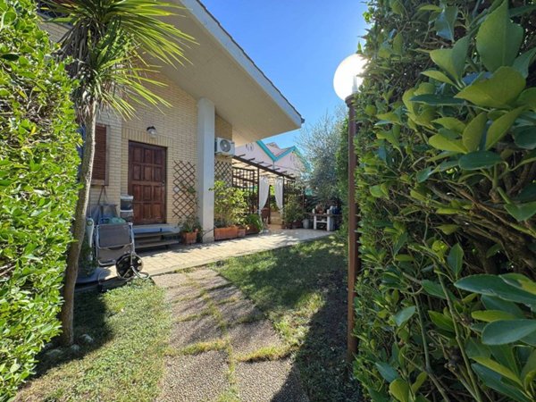 casa indipendente in vendita a Ciampino