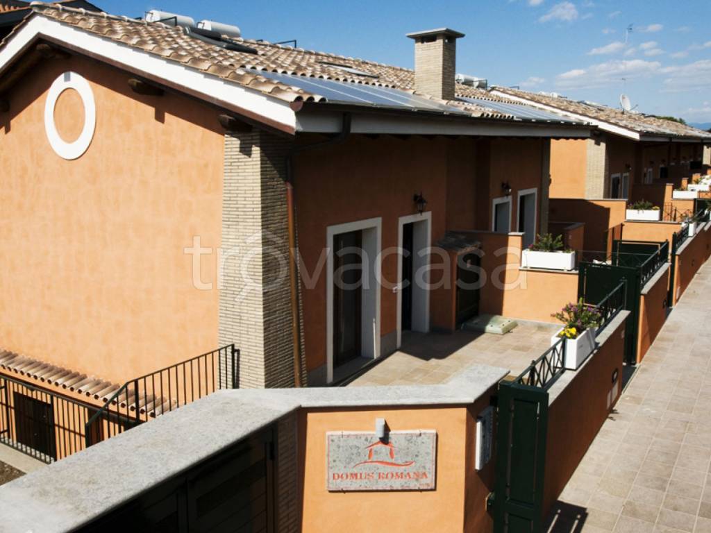 casa indipendente in vendita a Ciampino