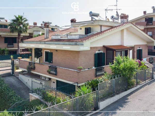 casa indipendente in vendita a Ciampino
