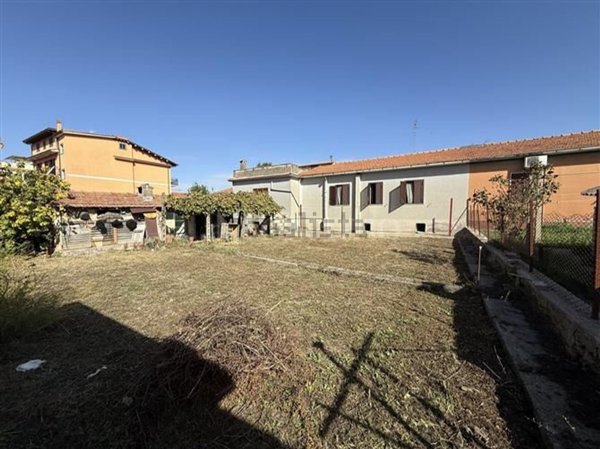 casa indipendente in vendita a Ciampino