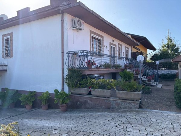 casa indipendente in vendita a Ciampino