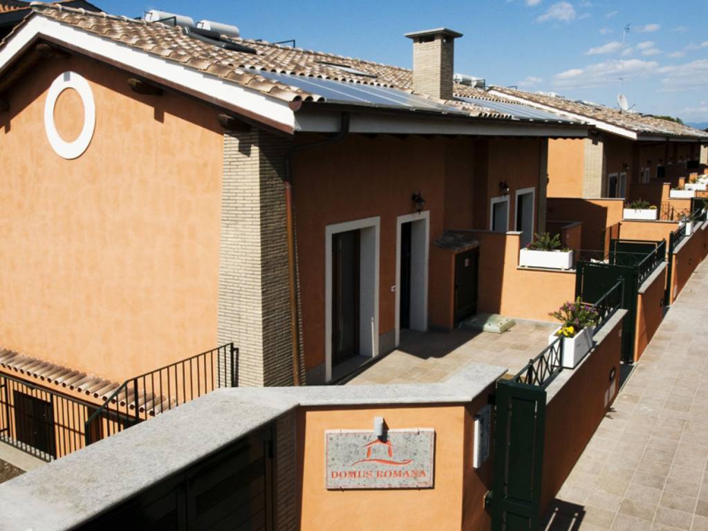 casa indipendente in vendita a Ciampino