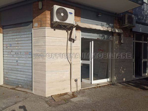 locale commerciale in vendita a Ciampino