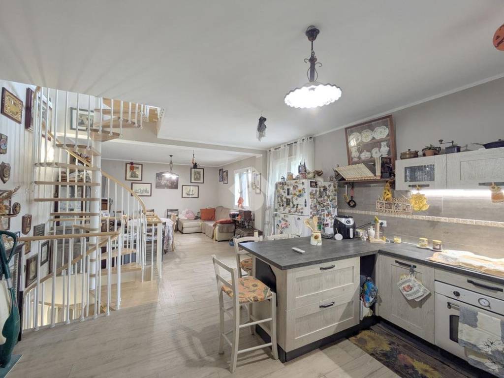 casa indipendente in vendita a Ciampino