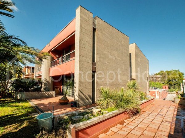 casa indipendente in vendita a Ciampino