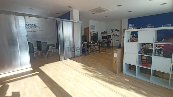 locale commerciale in vendita a Ciampino