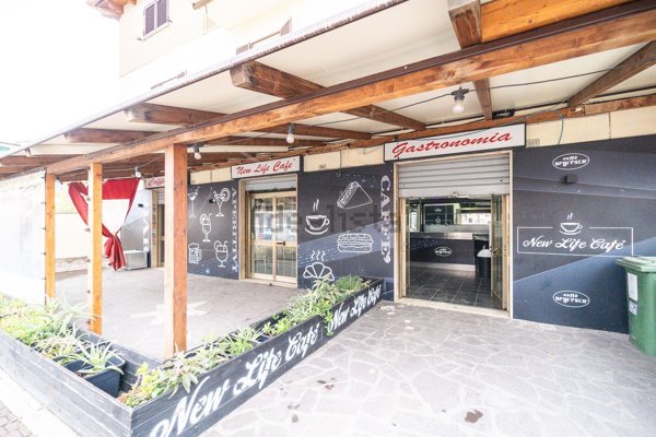 locale commerciale in vendita a Ciampino