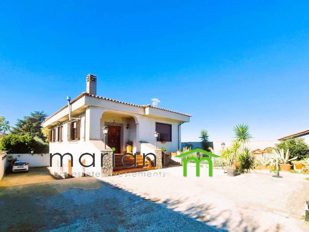 casa indipendente in vendita a Ciampino