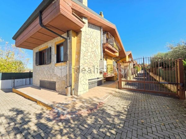 casa indipendente in vendita a Ciampino