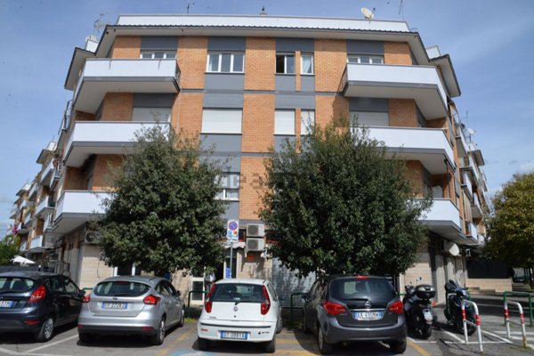 locale commerciale in vendita a Ciampino