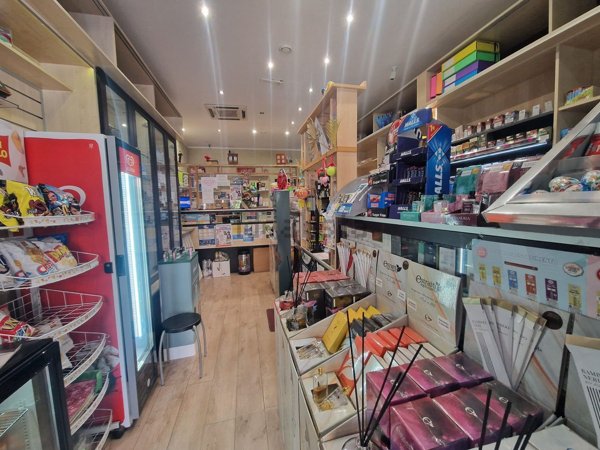 locale commerciale in vendita a Ciampino