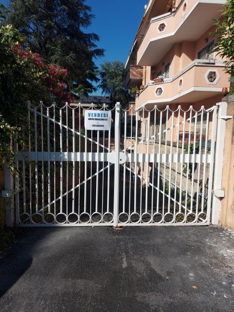 locale commerciale in vendita a Ciampino