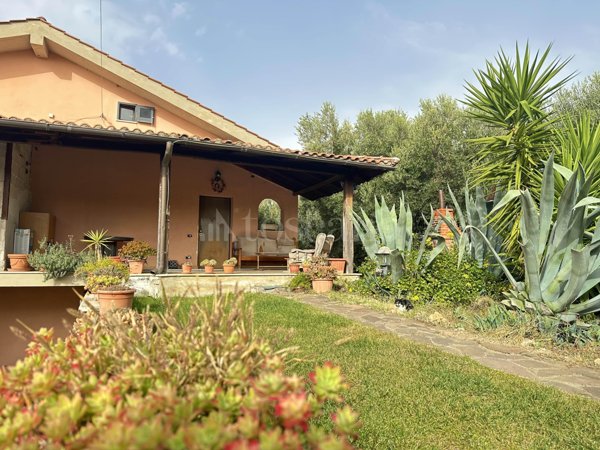 casa indipendente in vendita a Ciampino