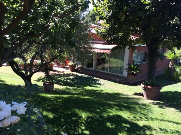 casa indipendente in vendita a Ciampino