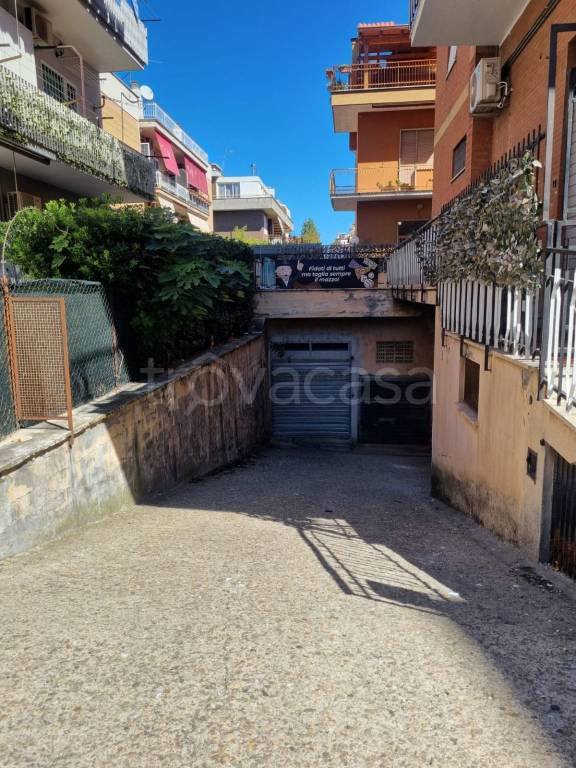 locale commerciale in vendita a Ciampino