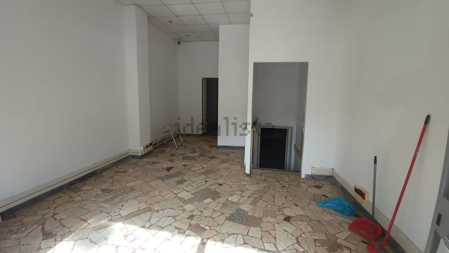 locale commerciale in vendita a Ciampino