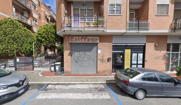 locale commerciale in vendita a Ciampino