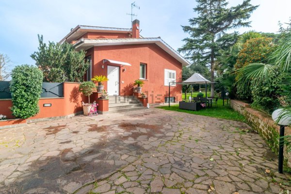 casa indipendente in vendita a Ciampino
