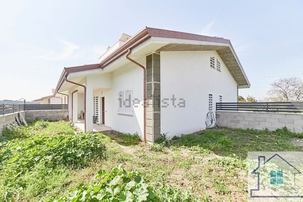 casa indipendente in vendita a Ciampino